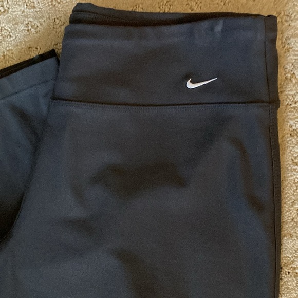 Nike wide leg workout pants - Picture 2 of 4